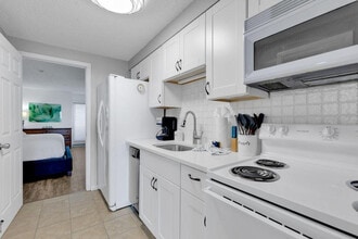 2406 N Ocean Blvd in Myrtle Beach, SC - Building Photo - Building Photo