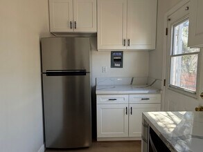 359 W Amar St, Unit 363 in Los Angeles, CA - Foto de edificio - Building Photo