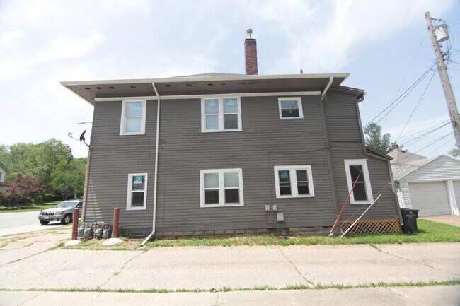 3907 7th Ave in Rock Island, IL - Building Photo - Building Photo