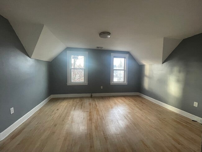 14 Bryant St, Unit 3rd Floor Apt