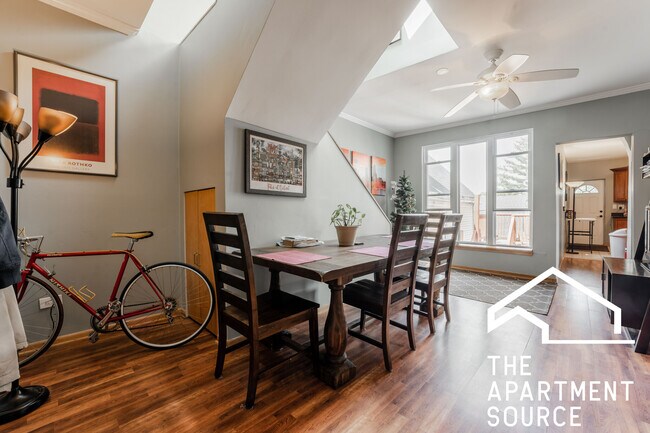 3036 N Seminary Ave, Unit 3