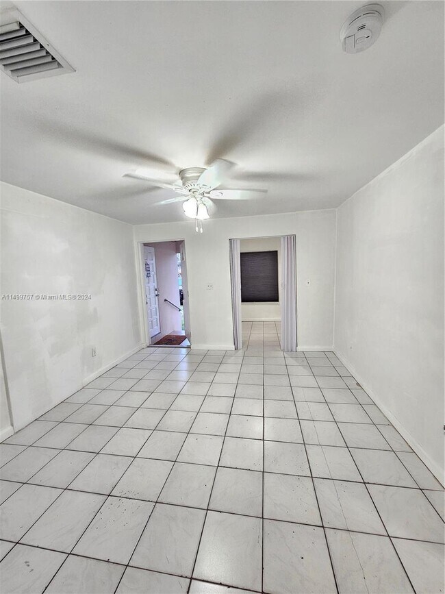 330 SW 79th Ct-Unit -0 in Miami, FL - Building Photo - Building Photo