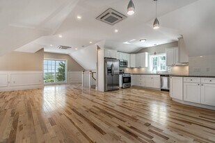 168 Bigelow St in Boston, MA - Building Photo