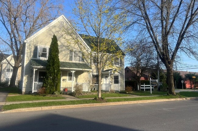 property at 2 S Franklin St