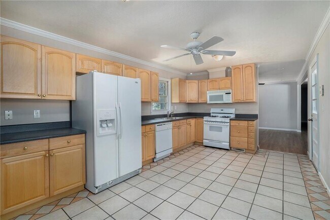 3454 N Creekview Dr in Lawrenceville, GA - Building Photo - Building Photo
