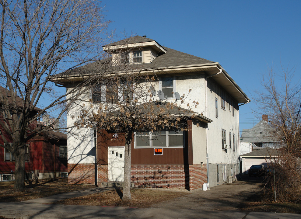 1805 11th Ave S in Minneapolis, MN - Building Photo