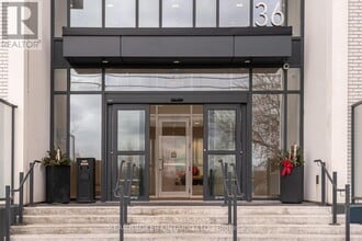 36 Zorra St in Toronto, ON - Building Photo - Building Photo