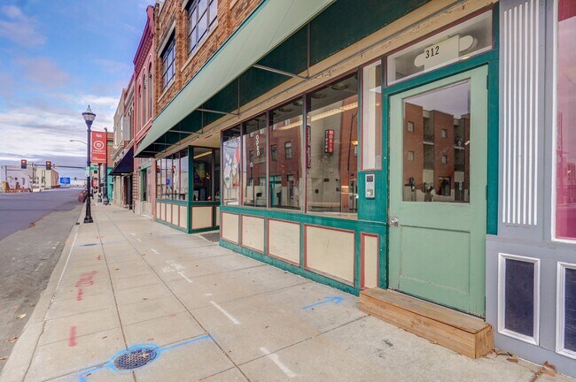 312 S Campbell Ave, Unit B in Springfield, MO - Building Photo - Building Photo