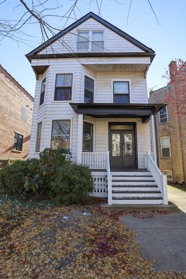 property at 1925 W Warner Ave