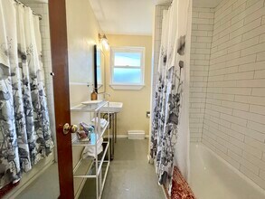 4324 3rd Ave NW in Seattle, WA - Foto de edificio - Building Photo