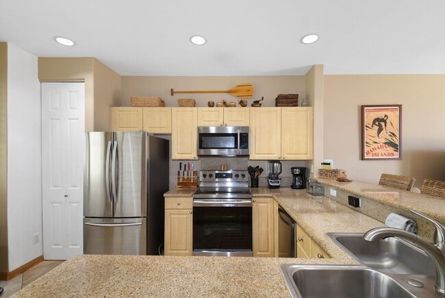 75-6009-6009 Ali‘i Dr in Kailua Kona, HI - Building Photo - Building Photo