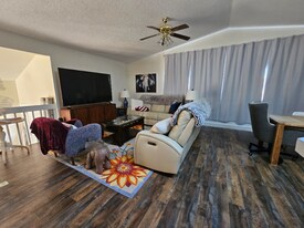 8060 Woody Creek Dr in Colorado Springs, CO - Building Photo