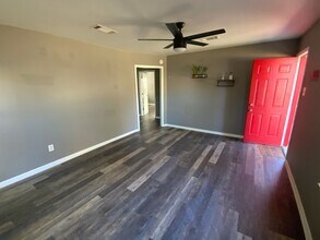 111 E Pine St in Benton, AR - Building Photo - Building Photo