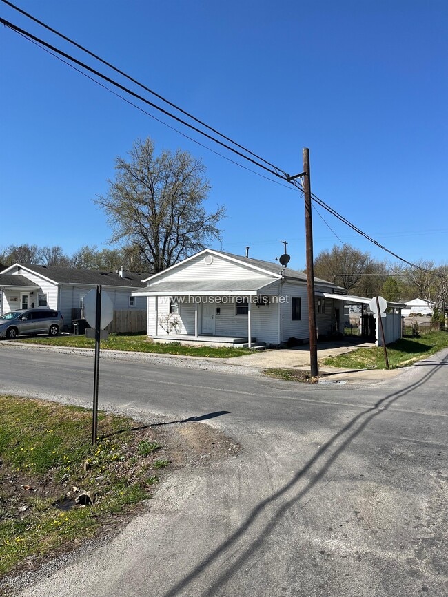property at 1001 S 16th St