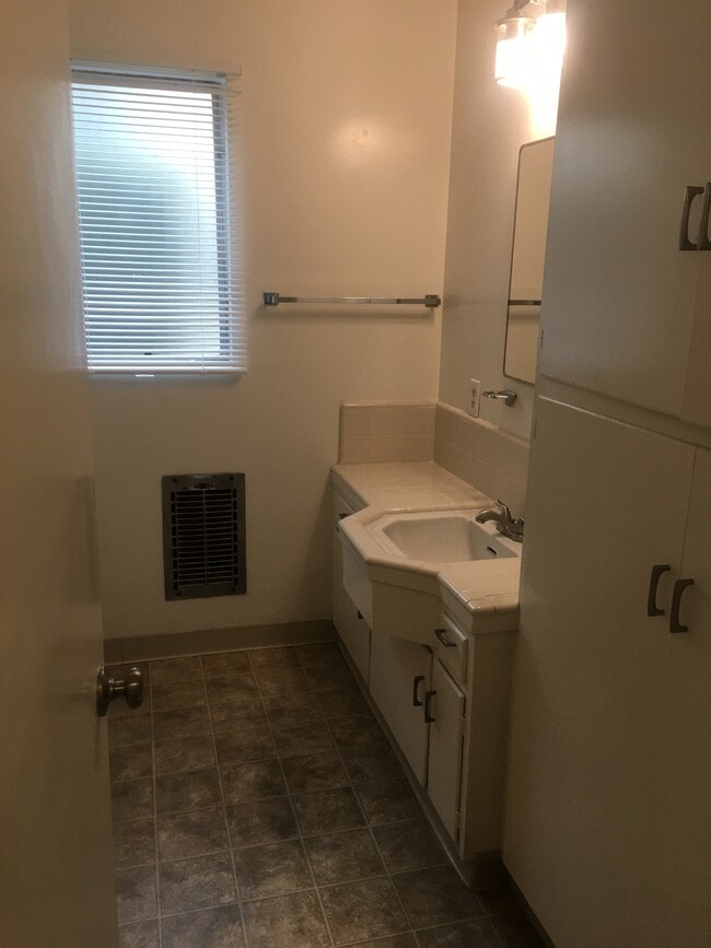 1324 14th St, Unit 10 in Santa Monica, CA - Foto de edificio - Building Photo