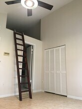 7799 SW 102nd Ln in Miami, FL - Foto de edificio - Building Photo