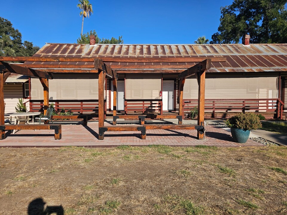 25161 N Center St, Unit #2 in Los Molinos, CA - Building Photo