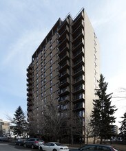 Centro 733 in Calgary, AB - Building Photo - Building Photo