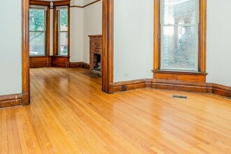 849 W Wellington Ave, Unit 1 in Chicago, IL - Foto de edificio - Building Photo