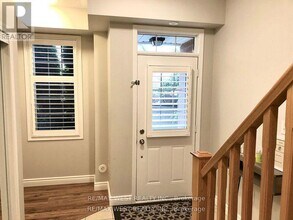 2614-2614 Dashwood Dr in Oakville, ON - Building Photo - Building Photo