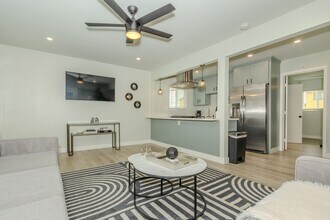 1671-75 Diamond St in San Diego, CA - Building Photo - Building Photo