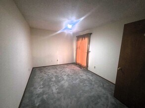 2045 S Kentwood Ave in Springfield, MO - Building Photo - Building Photo