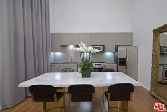 7062 Hawthorn Ave in Los Angeles, CA - Building Photo - Building Photo