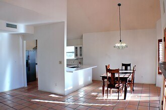 1229 Coyote Ln in El Paso, TX - Foto de edificio - Building Photo