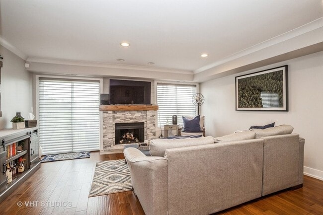 546 E Windgate Ct in Arlington Heights, IL - Building Photo - Building Photo