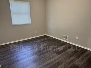 4515 Doral Dr SW in Atlanta, GA - Building Photo - Building Photo