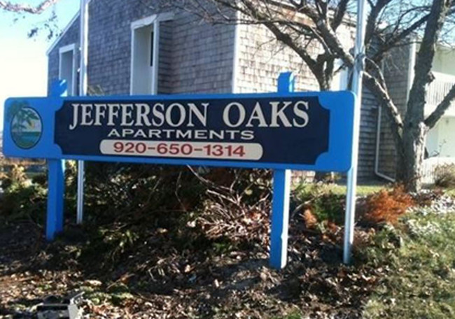 Jefferson Oaks Apartments in Jefferson, WI - Building Photo - Building Photo