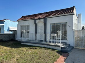 5918 Haas Ave in Los Angeles, CA - Foto de edificio - Building Photo