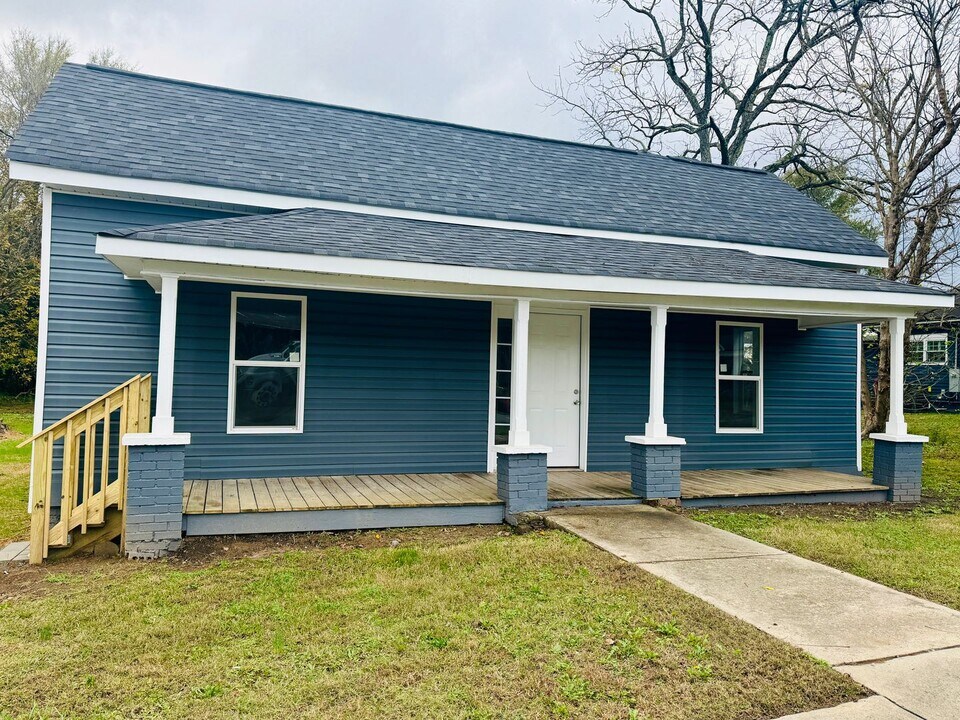 508 Elm Ave in Mount Holly, NC - Building Photo