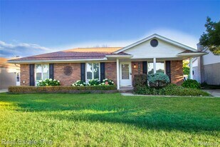 4300 Connie Dr in Sterling Heights, MI - Building Photo