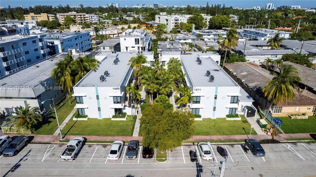 1971 Bay Dr in Miami Beach, FL - Building Photo - Building Photo