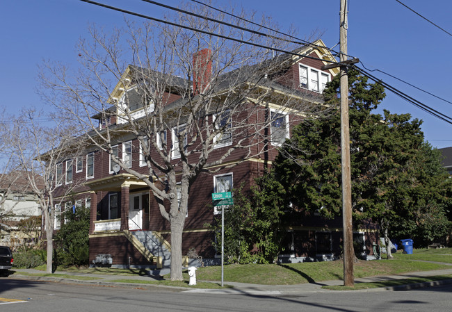 1103 Union St in Alameda, CA - Foto de edificio - Building Photo