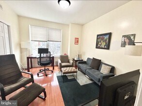 4042 Baring St in Philadelphia, PA - Building Photo - Building Photo
