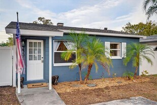 2301 14th Ave N in St. Petersburg, FL - Building Photo