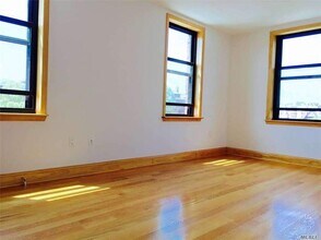 35-61 84th St-Unit -401 in Queens, NY - Building Photo - Building Photo