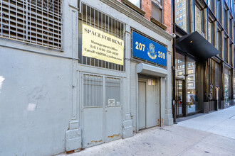 207 West 28Th Street in New York, NY - Building Photo - Building Photo