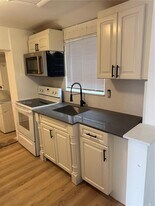 748 NW 77th Terrace in Miami, FL - Building Photo