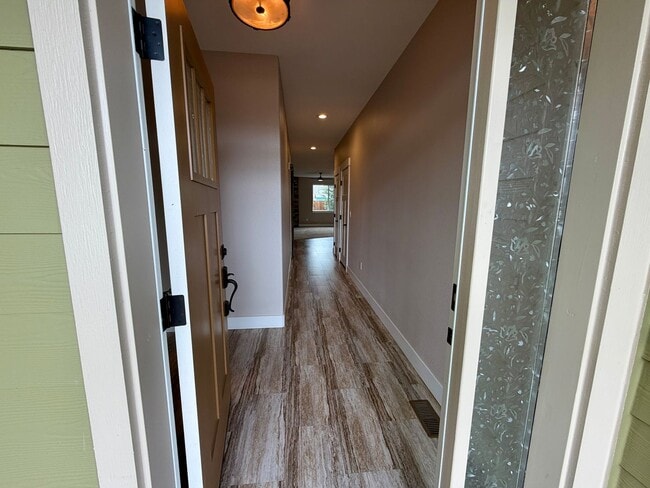 830 Covey Run St in Independence, OR - Building Photo - Building Photo