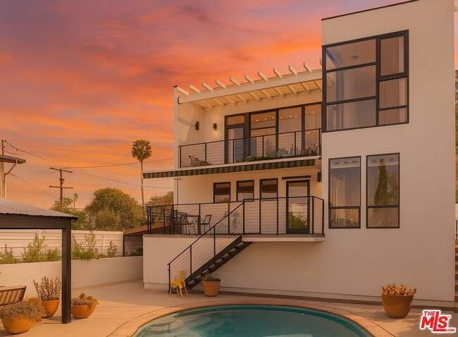 property at 2287 Glendale Blvd