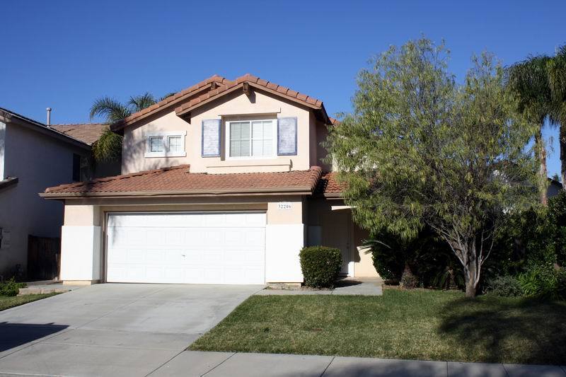 32206 Vía Arias in Temecula, CA - Building Photo