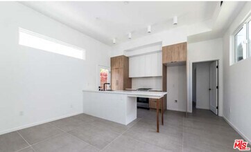 1332 Silver Lake Blvd in Los Angeles, CA - Building Photo - Building Photo