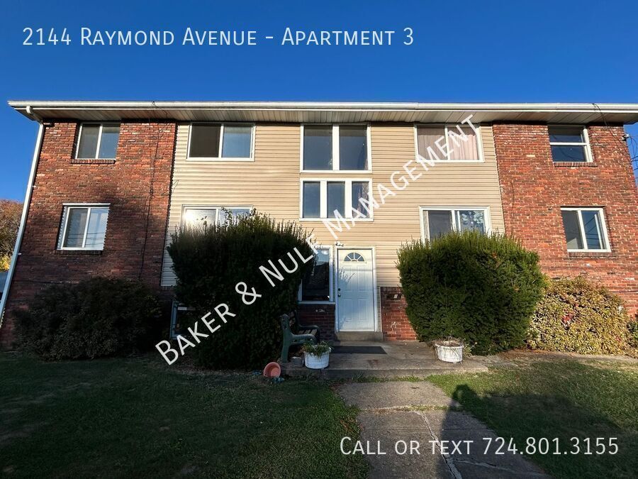 2144 Raymond Ave in Latrobe, PA - Building Photo