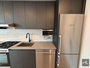 NORTHERN BOULEVARD in Queens, NY - Foto de edificio - Building Photo