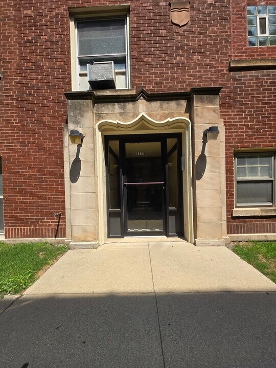 6238 N Magnolia Ave in Chicago, IL - Building Photo
