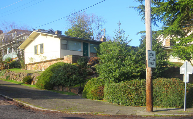 401-407 19th Ave E in Seattle, WA - Building Photo - Building Photo