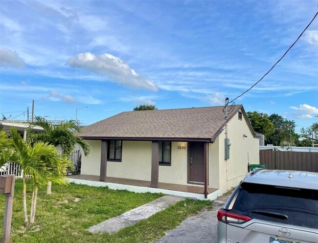 2470 NW 55th St in Miami, FL - Building Photo - Building Photo